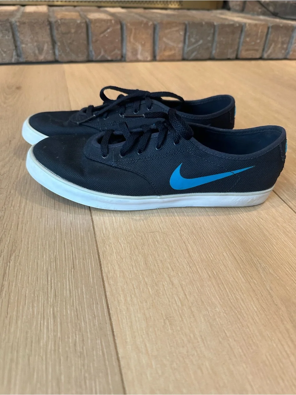 Nike Women’s Navy Canvas Low-Top Sneakers with Blue Swoosh
